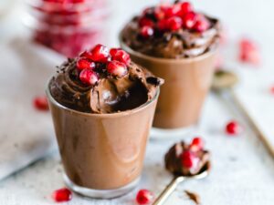 avocado chocolate mousse, chocolate mousse, recipe, mediterranean diet, plant based, dessert, vegan, naturopath malvern 